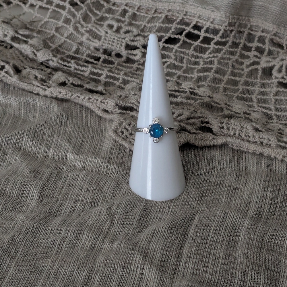 Elegant Silver and Blue Gemstone Ring